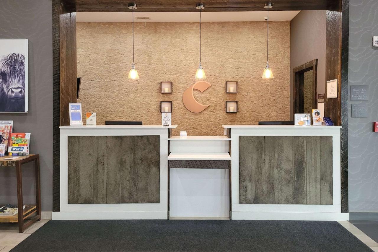 Comfort Inn & Suites North Battleford Extérieur photo