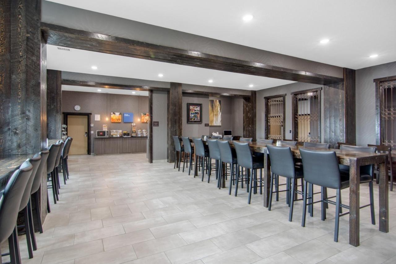 Comfort Inn & Suites North Battleford Extérieur photo