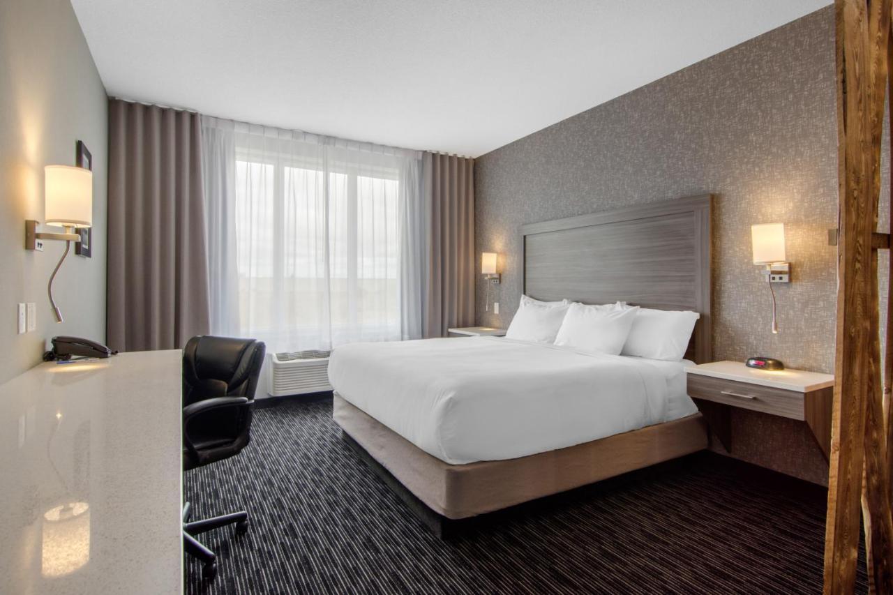 Comfort Inn & Suites North Battleford Extérieur photo